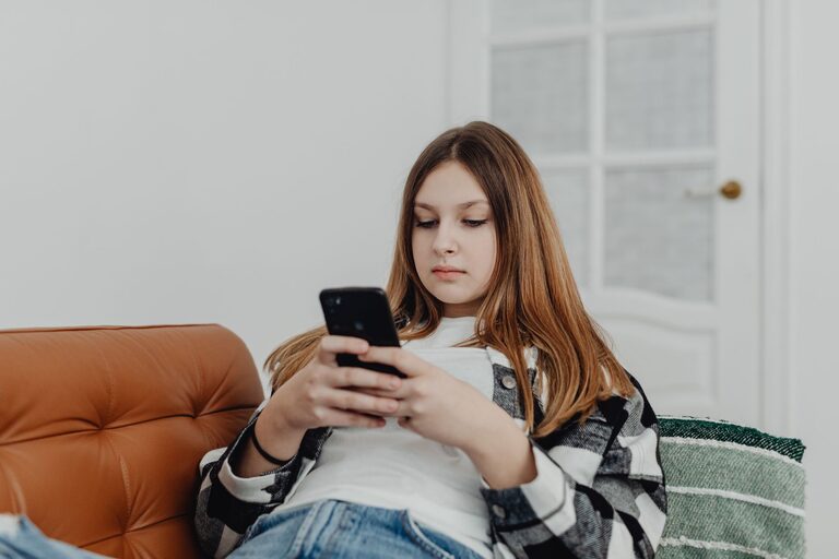 How to Maintain Healthy Phone Habits Every Day